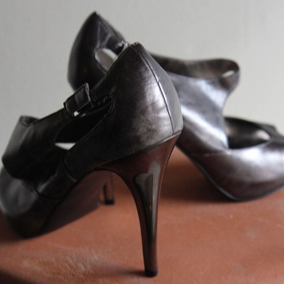Carlos Santana Pewter Gray Metallic High Heel Pumps US Size 8 - Picture 9 of 12